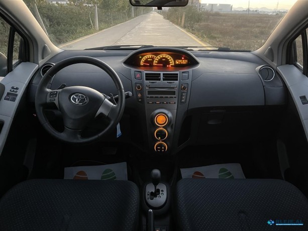 toyota-yaris-13-benzin-automat-2010-gjermanie-big-0