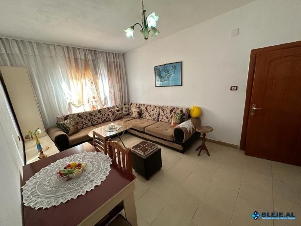 shitet-apartament-21-prane-spitalit-durres-big-4