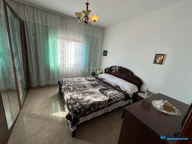 shitet-apartament-21-prane-spitalit-durres-big-1