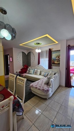 shitet-apartament-21-te-shkembi-kavajes-durres-big-0