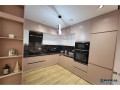 jepet-per-qira-apartament-2122-parkime-ne-farke-small-3