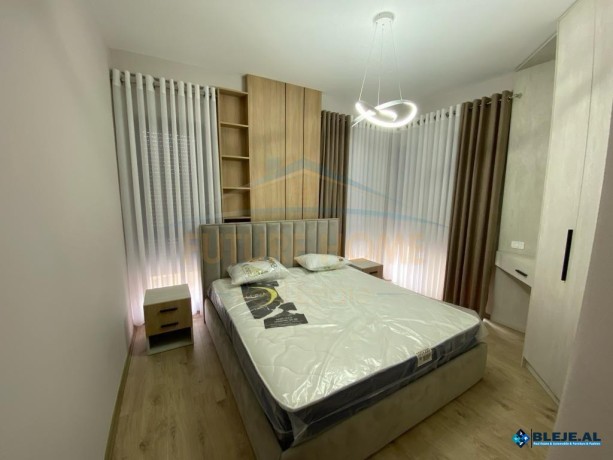 qera-apartament-21-2-2-poste-parkimi-rruga-e-barrikadav-big-3