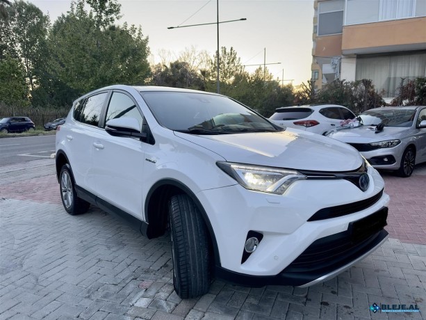 toyota-rav4-hybrid-big-3