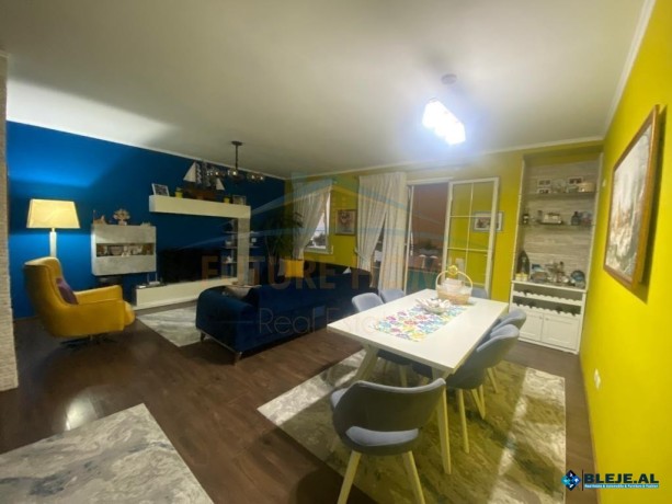 shitet-apartament-212-te-rruga-e-portit-durres-big-3