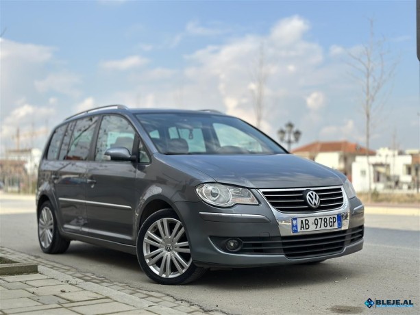 vw-touran-big-1