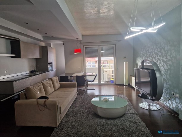 jepet-me-qira-apartament-21-prane-rtsh-big-0