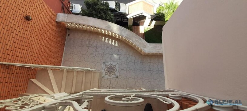 jepet-me-qera-super-vile-tek-komuna-parisit-tirane-big-10