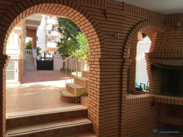 jepet-me-qera-super-vile-tek-komuna-parisit-tirane-big-12