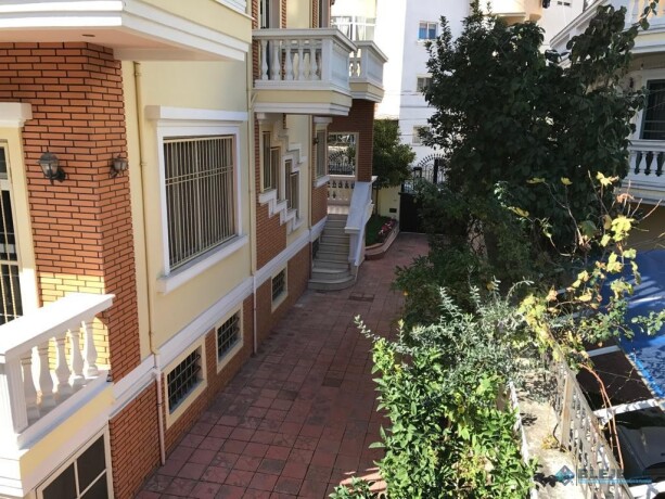 jepet-me-qera-super-vile-tek-komuna-parisit-tirane-big-17