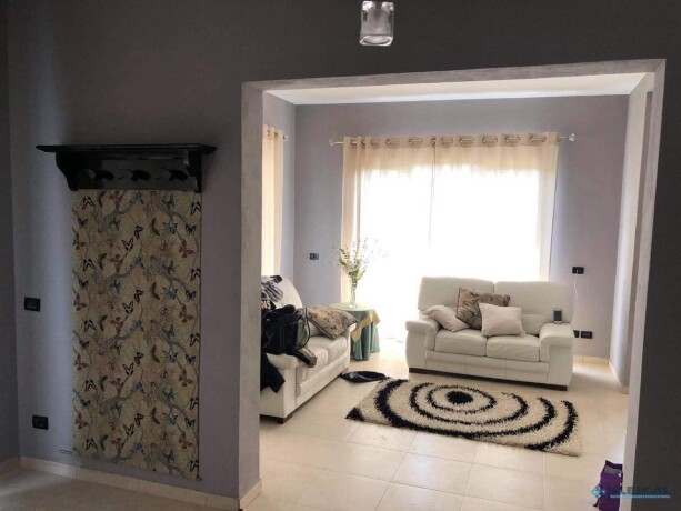 jepet-me-qera-super-vile-afer-universreklama-tirane-big-7