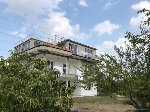 jepet-me-qera-super-vile-afer-universreklama-tirane-big-13