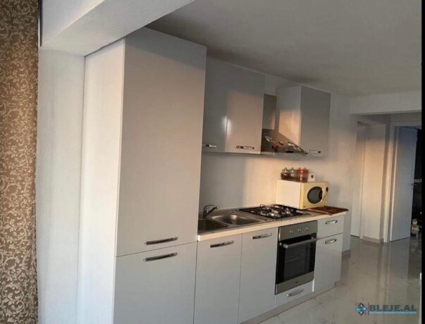 jepet-me-qera-super-vile-afer-universreklama-tirane-big-11