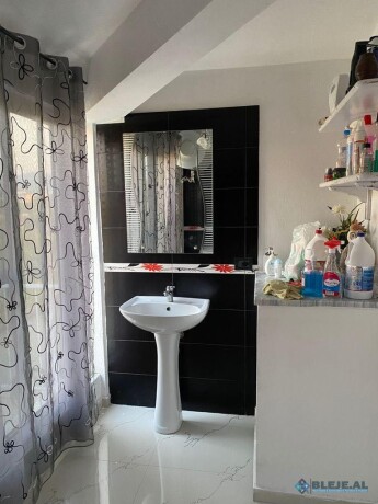 jepet-me-qera-secili-kat-i-nje-super-vile-3-kateshe-afer-universreklama-tirane-big-1