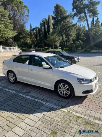 vw-jetta-25-benzingaz-2013-big-2