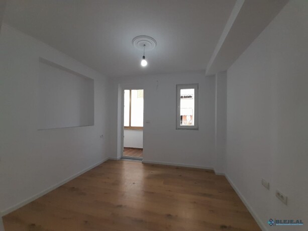 shitet-apartament-21-sheshi-willson-tirane-big-1