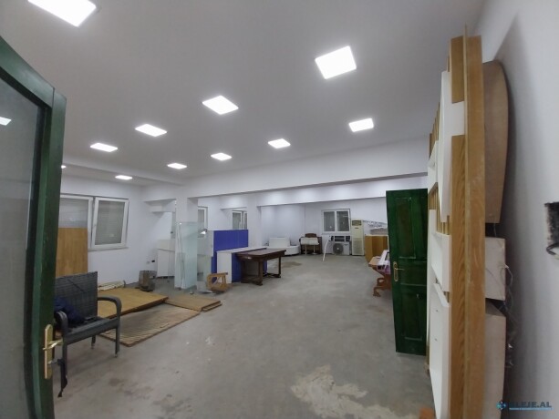 ambient-comercial-me-qera-prane-bulevardit-zogu-i-pare-tirane-big-1
