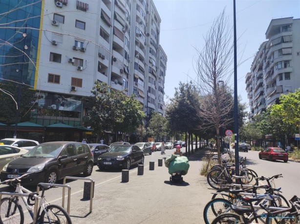 shitet-super-apartament-31-tek-bulevardi-zogu-i-pare-tirane-big-10