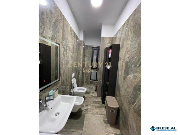 apartament-11-per-qira-ne-kompleksin-square-21-tirane-big-0