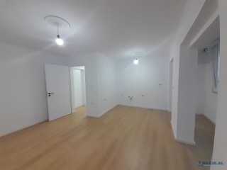 Shitet apartament 1+1 te pazari i ri, Tirane