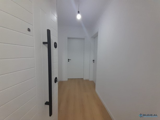 shitet-apartament-11-te-pazari-i-ri-tirane-big-1