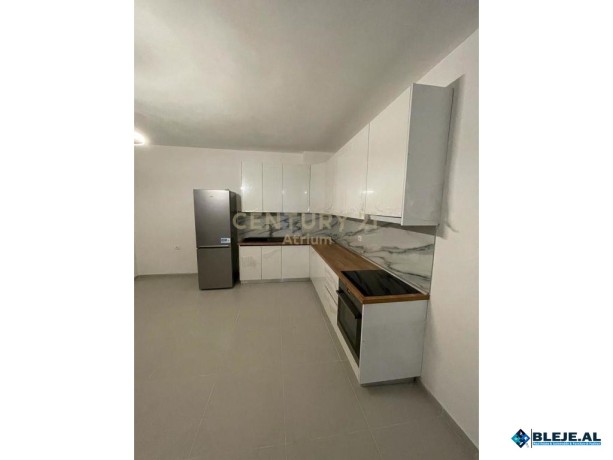 jepet-per-qira-apartament-2-1-2-post-parkimi-rruga-e-b-big-2