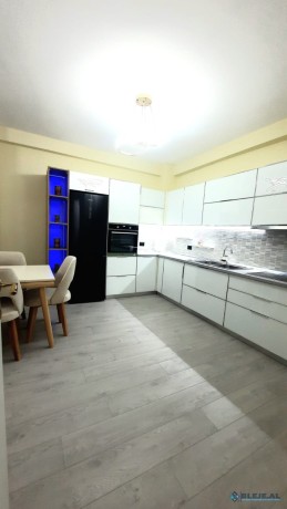 apartament-me-qera-212-prane-bar-artistit-tirane-big-6