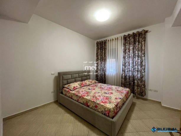 jepet-me-qira-apartamenti-212-ne-qender-big-1