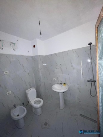 ne-laprake-apartament-21-per-shitje-big-2