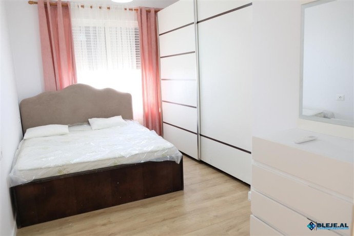 jepet-me-qira-apartament-21-te-rruga-e-dibres-big-1