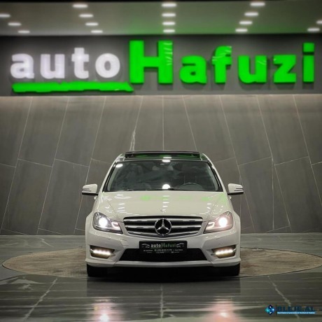 2012-mercedes-benz-c220-cdi-big-1