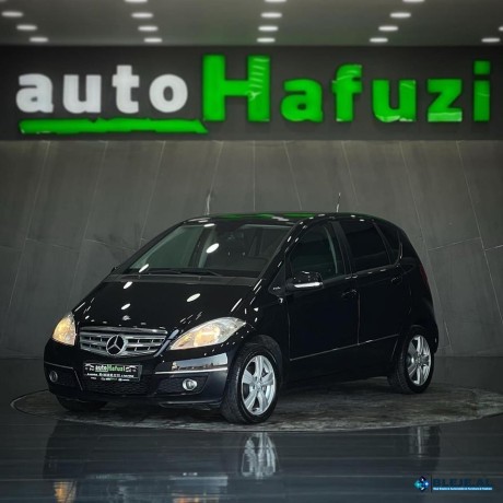 2011-mercedes-benz-a180-cdi-big-2