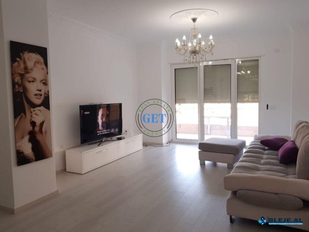 shitet-apartament-313-ne-qender-big-2