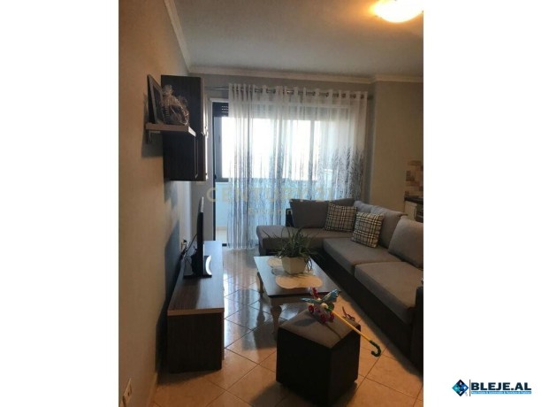 jepet-me-qira-apartament-11-tek-ukd-durres-big-2