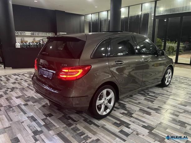 auto-babos-mercedes-benz-b200-amg-look-2012-big-3