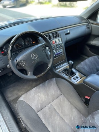 mercedes-e-20-benzin-gaz-manual-viti-2001-big-0