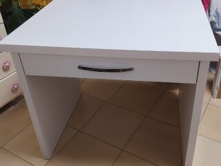 tavoline-per-pc-ose-komo