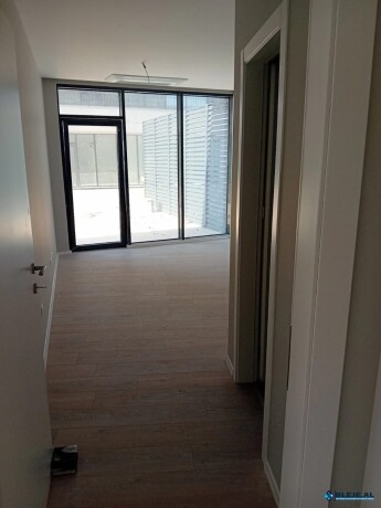 jepet-me-qera-31-tek-lake-view-residence-tirane-big-3