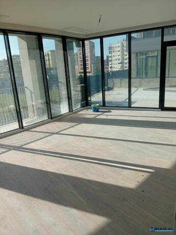 jepet-me-qera-31-tek-lake-view-residence-tirane-big-1