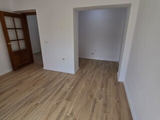 shitet-ap-21rr-ali-demi-te-fusha-tirane