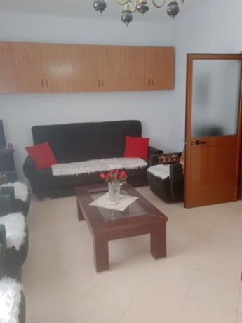 jepet-me-qera-21-tek-universiteti-metropolitan-tirane-big-1