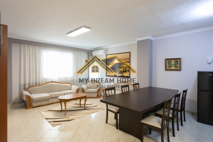 jepet-me-qira-apartament-312-tek-rruga-e-re-e-portit-durres-big-5