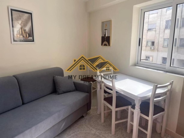 jepet-me-qira-apartament-11-ne-qender-te-durresit-big-5