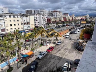 jepet-me-qira-apartament-11-ne-qender-te-durresit