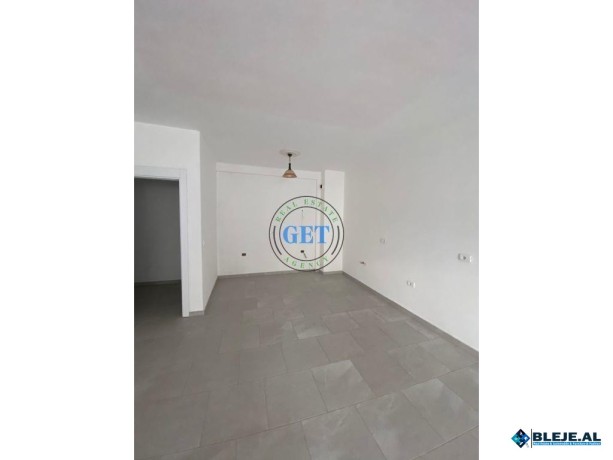 shitet-apartament-212-tek-ish-urt-durres-big-4