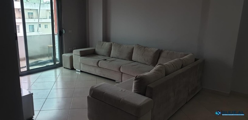 jepet-me-qera-apartament-21-tek-ish-rajoni-durres-big-2