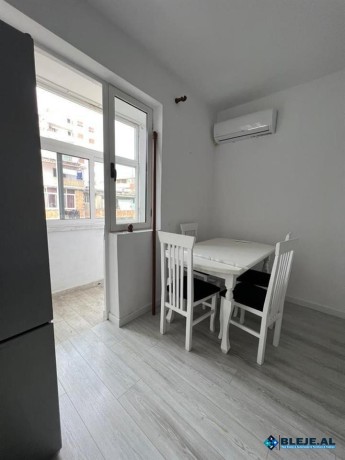 shitet-apartament-21-tek-markata-ne-durres-big-1