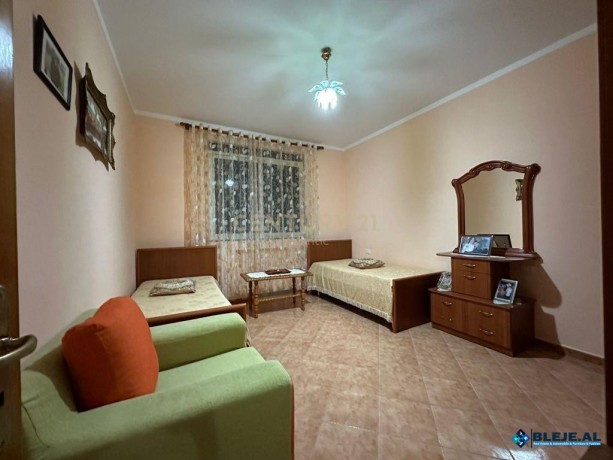 shitet-apartament-212t-garazh-ne-lagjen-nr-6-durres-big-4