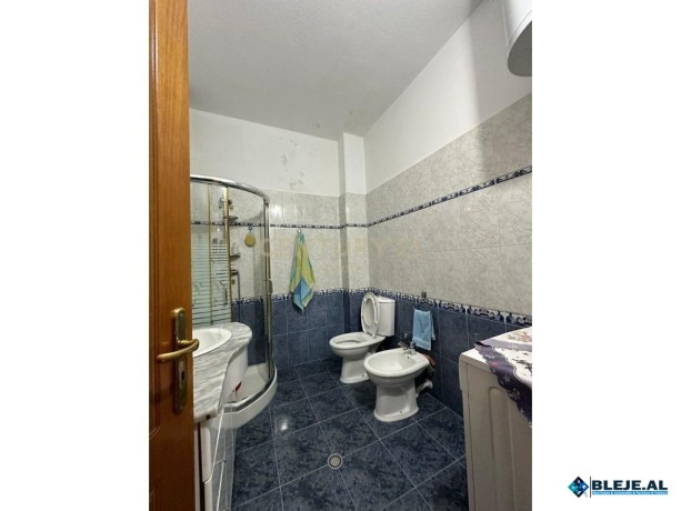 shitet-apartament-212t-garazh-ne-lagjen-nr-6-durres-big-0