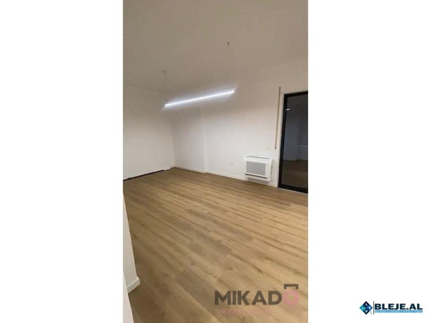 jepet-me-qira-apartament-tek-rruga-e-barrikadave-big-2