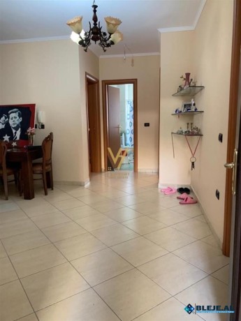 shitet-apartament-212-te-pallatet-cabej-big-5